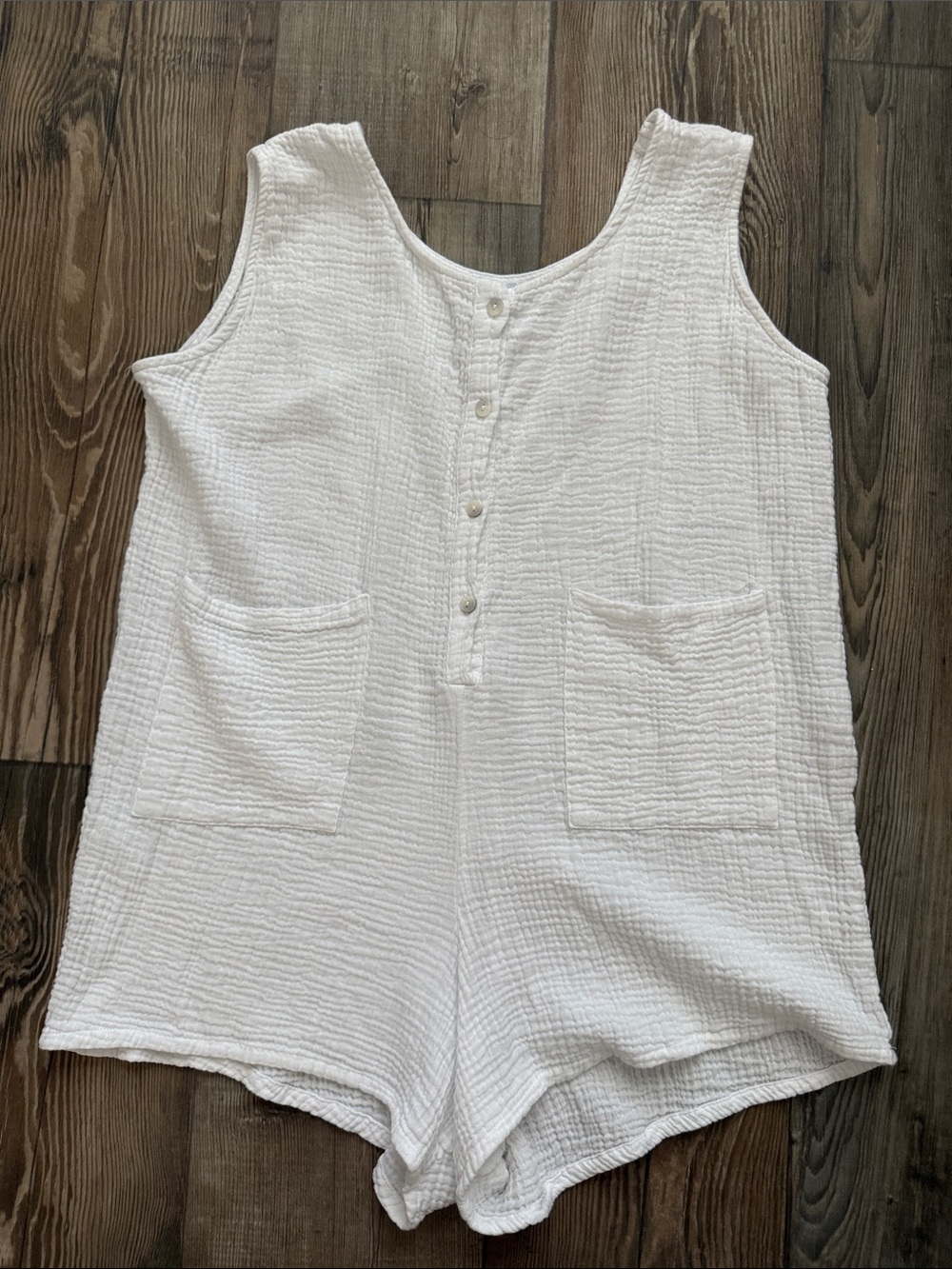 Dreamers White Textured Sleeveless Romper